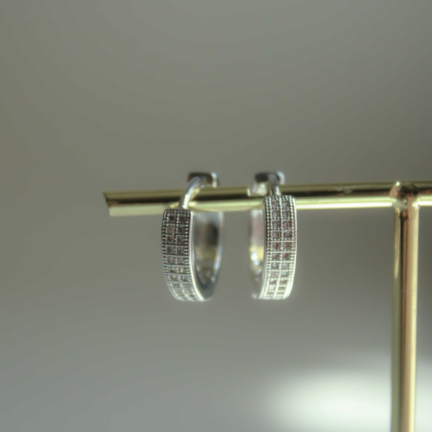 SILVER ZIRCON HUGGIES