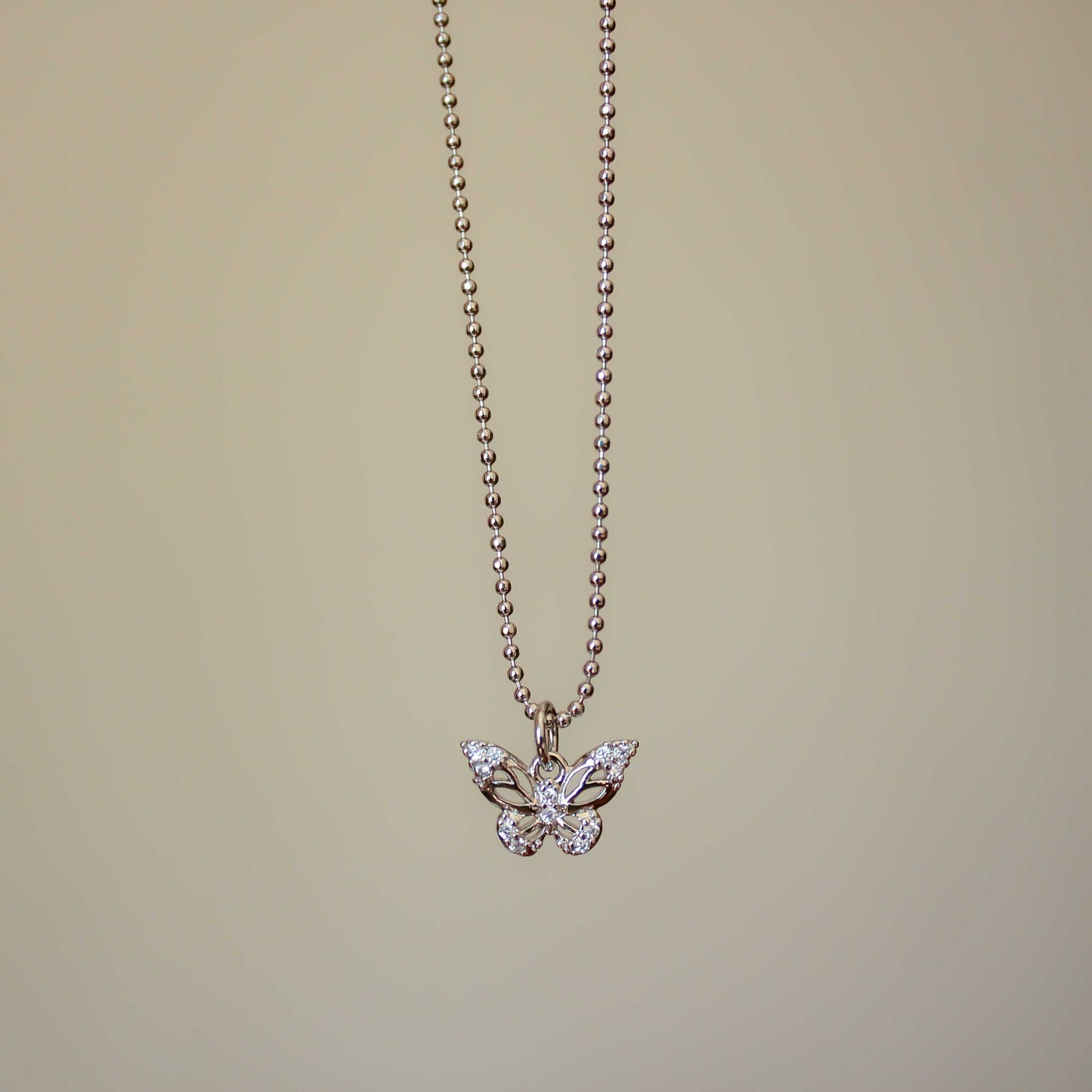 COLLAR DE MARIPOSA PLATEADA