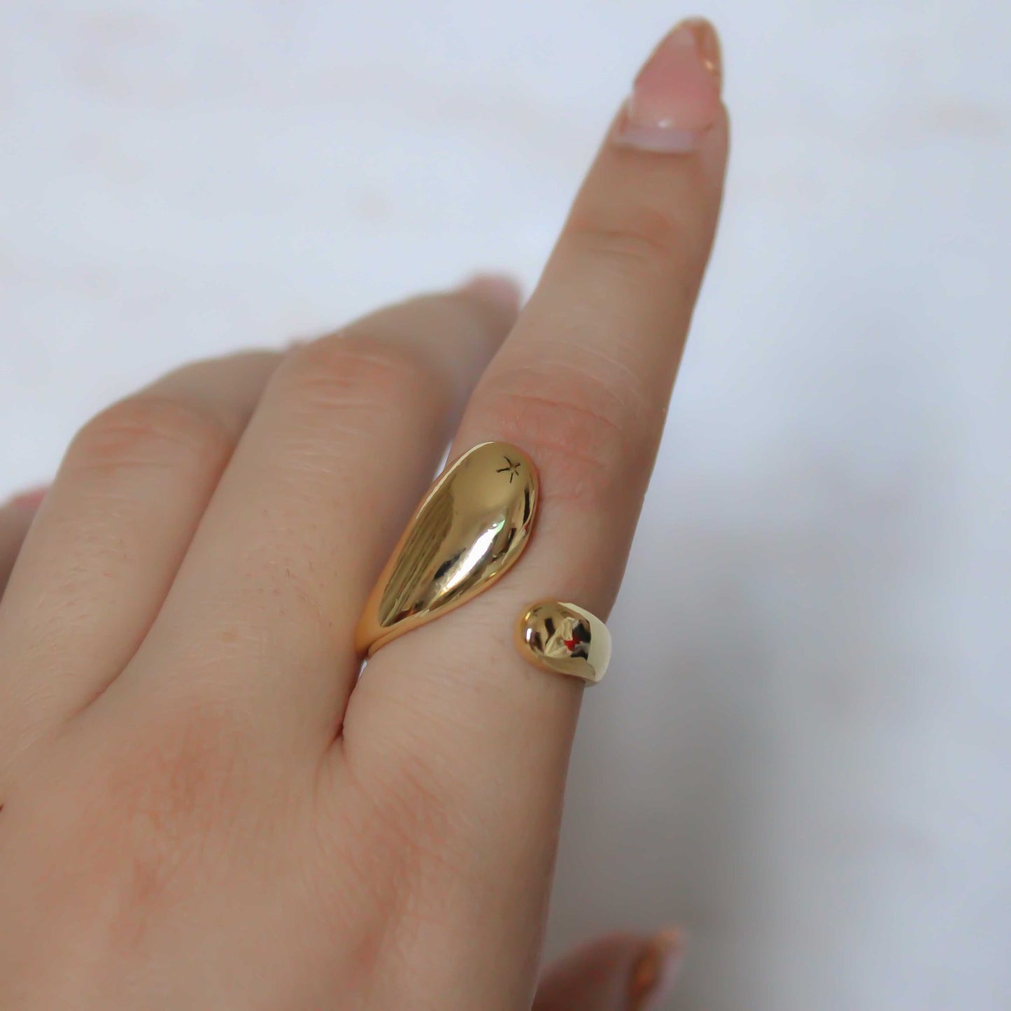 ANILLO ENVOLVENTE DORADO
